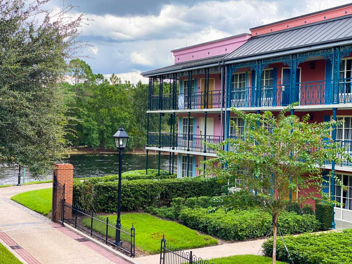 The Port Orleans Resort guest room buildings feature large open grass areas.