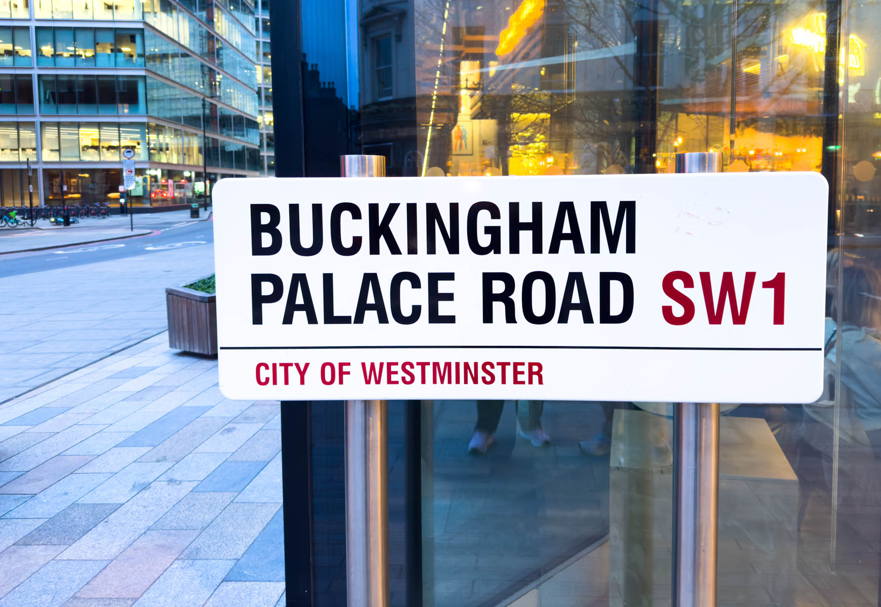 The sign for Buckingham Palace Road