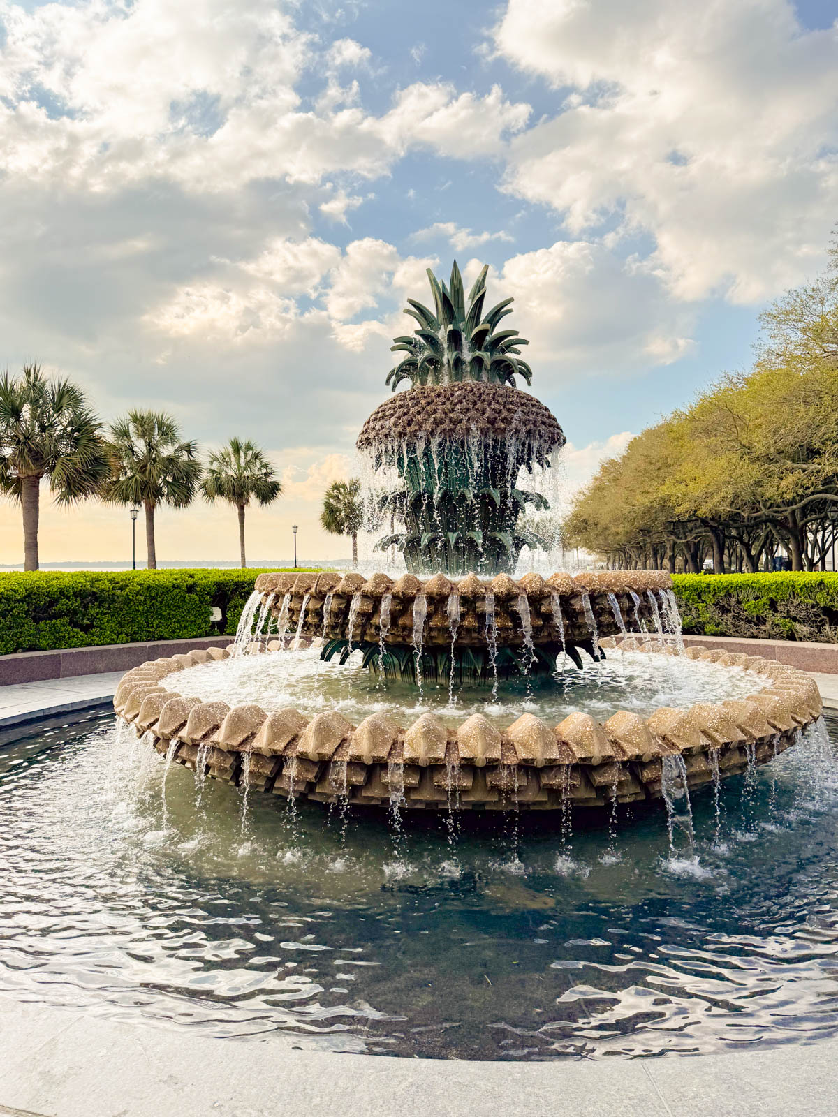 The pineapple fountain in waterfront park.